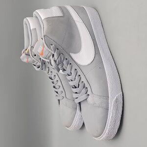 Nike SB Zoom Blazer Mid Mens Size 8.5 Wolf Grey White Gum DV5467 001